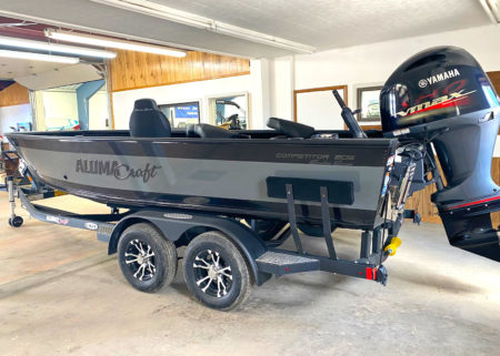 Minnesota Fishing Guide Lyle Unger fishes from a 2020 Alumacraft Competitor 205 boat.