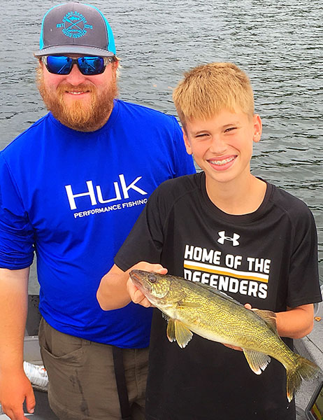 That's a dinner walleye right there!